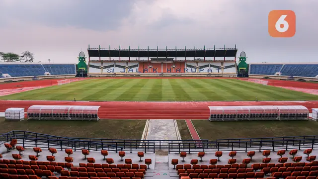Foto: Stadion Si Jalak Harupat Bersolek Jelang Piala Dunia U-17 2023