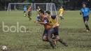Para pemain beraksi saat mengikuti seleksi Timnas Indonesia U-19 di Lapangan Aldiron, Jakarta, Kamis (23/2/2017). (Bola.com/Vitalis Yogi Trisna)