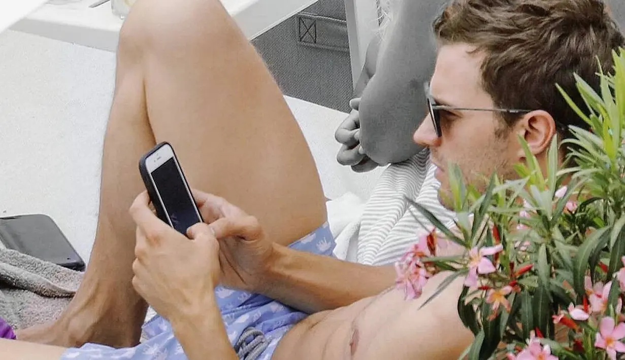 Kembali dalam perannya sebagai Christian di film terakhir Fifty Shades of Freed pun menjadi hal yang paling ditunggu-tunggu. (instagram/_jamie_dornan_)