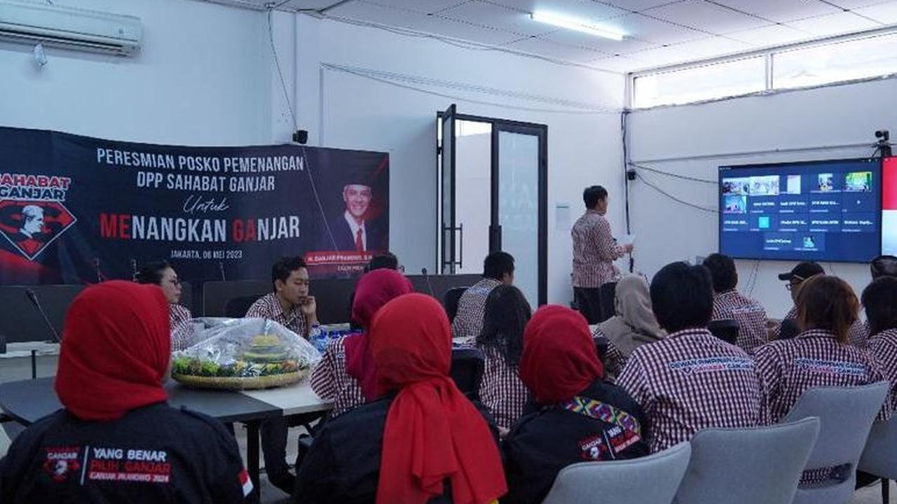 Fahlesa juga menambahkan kepada seluruh jajaran pengurus Sahabat Ganjar di seluruh Indonesia tetap solid, kerja keras, dan kerja keras dalam menghadapi kontestasi pemilu 2024.
