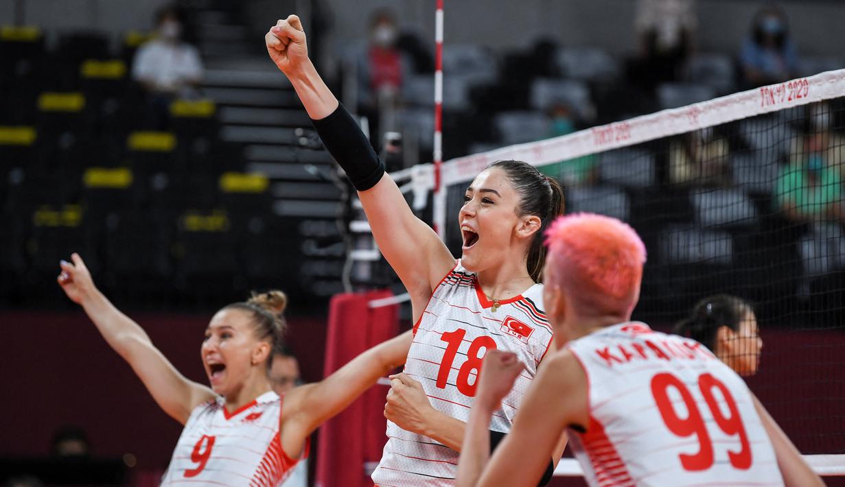 Wanita 22 tahun itu terlihat cukup menonjol di antara pemain-pemain lainnya. Selain karena paras cantik, permainan yang mengesankan membuat dia menjadi sorotan. (Foto/AFP/Yuri Cortez)