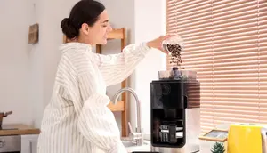 Upgrade Ritual Ngopi Tanpa Bikin Kantong Jebol dengan Mesin Kopi Rp200 Ribuan