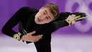 Ekspresi atlet figure skating dari Italia, Matteo Rizzo saat tampil di final Olimpiade Musim Dingin 2018 di Gangneung Ice Arena, Korea Selatan (17/2). (AP Photo/Bernat Armangue)