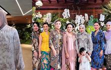 Model Blouse Motif Bunga Ala Aurel Hermansyah, Inspirasi Gaya Kasual yang Elegan dan Berkelas