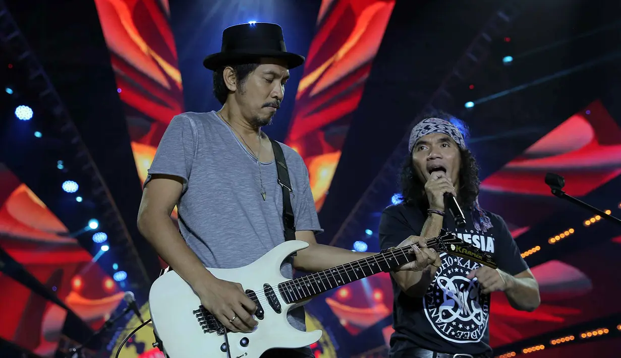 "Jadi jarak radius berapa jangan ada yang ngerokok. Pokoknya rokok jangan sampai kecium lah," kata Kaka di Konser Kilau Raya, kawasan TMII, Jakarta Timur, Kamis (20/10/2016) malam. (Deki Prayoga/Bintang.com)