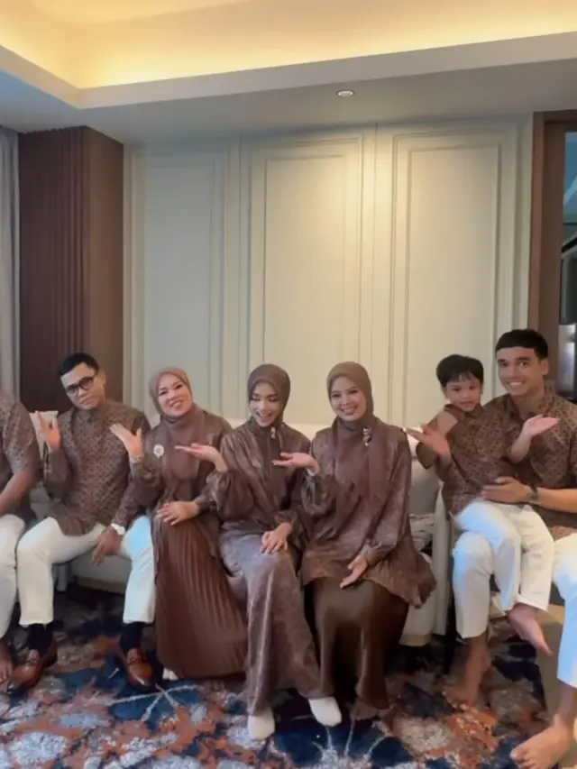 Potret harmonis keluarga Fuji. (credit:instagram.com/fuji_an)