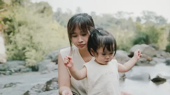 Gritte Agatha Ajak Anak Bermain di Sawah dan Sungai, Ungkap Dunia Seorang Ibu Kini Bertambah