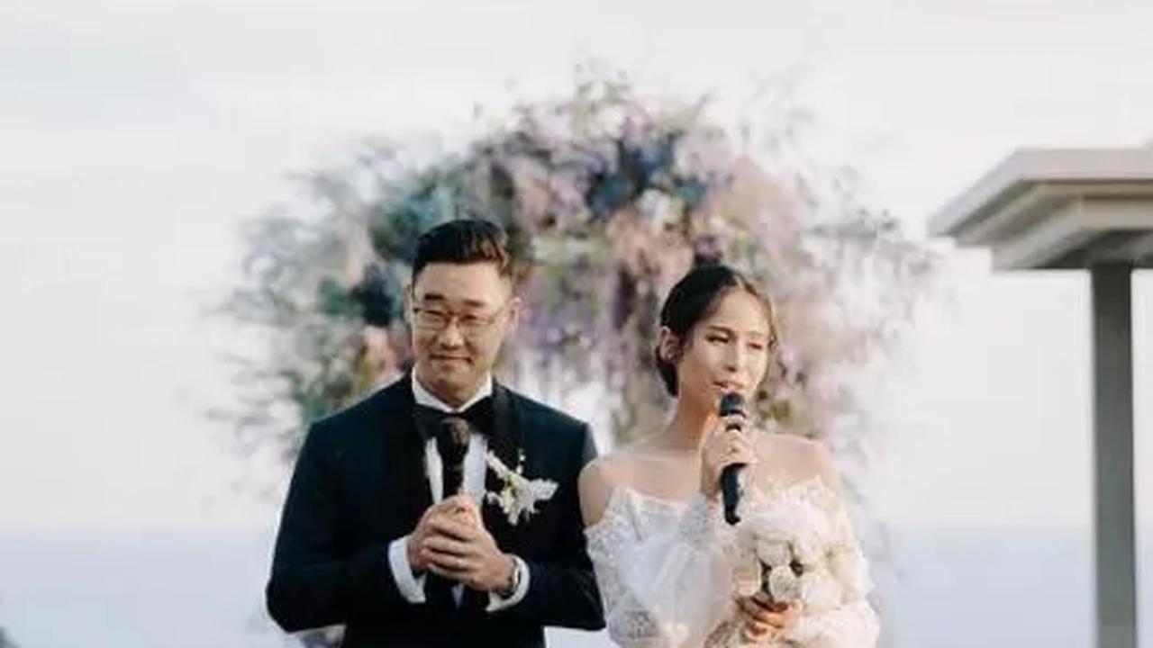 Artis Cantik Tiba-Tiba Menikah