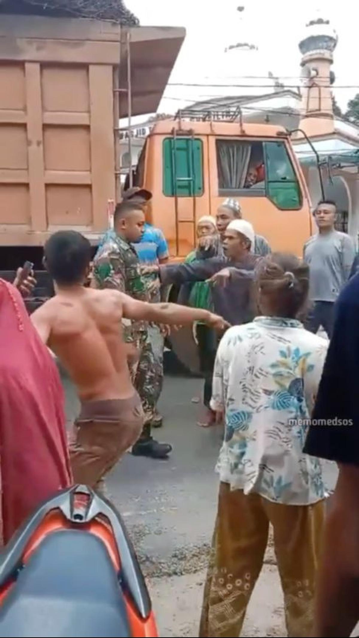 Dilerai Warga Setempat<br>