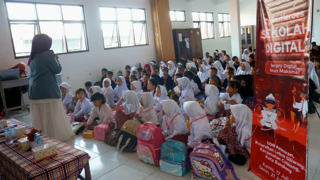 Telkom Ajak Anak Melek Digital Sejak Dini lewat Program CyberHeroes Sekolah Digital