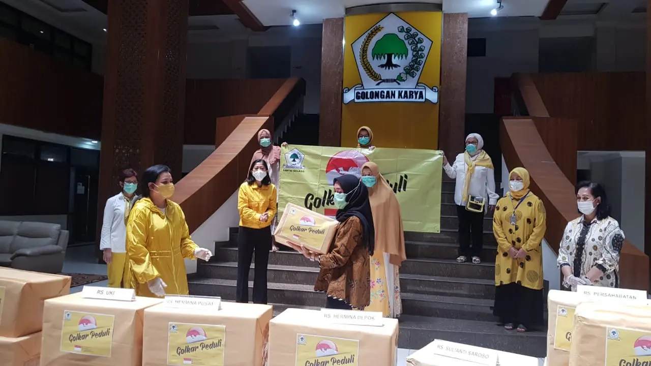 Perempuan Golkar menggalan donasi untuk bantu cegah Covid 19