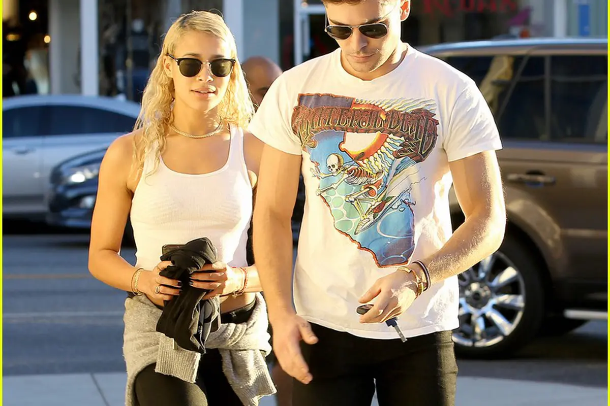 [Bintang] Zac Efron dan Sami Miro