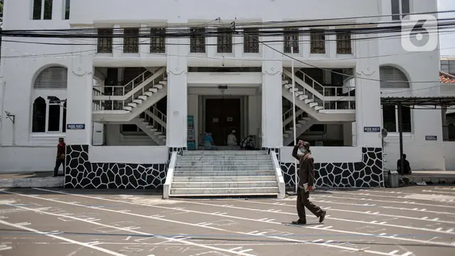 FOTO: PSBB Jakarta, Masjid Cut Meutia Kembali Tiadakan Salat Jumat