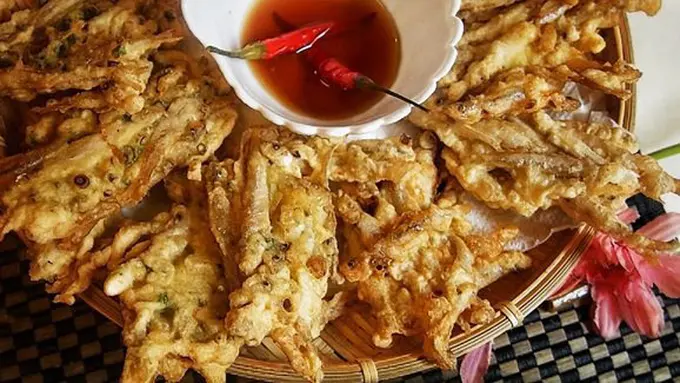 Rempeyek teri/copyright luweehskitchentokyo.blogspot.com