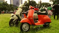 Oranye nan Cantik Vespa 50 Special 