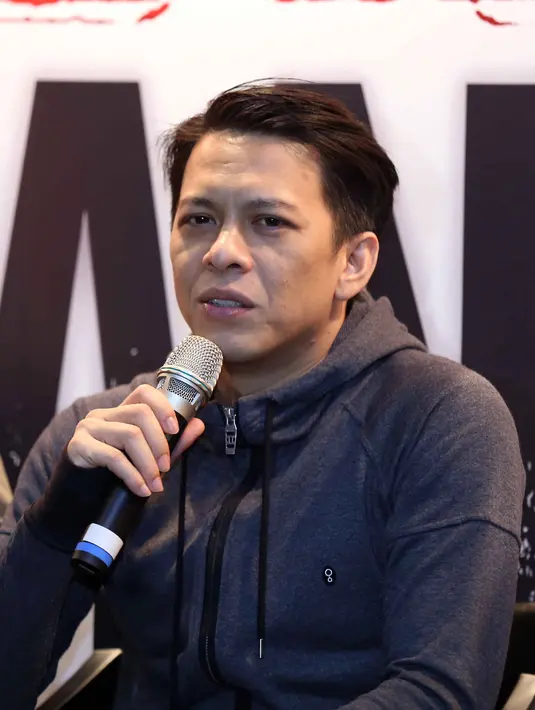 Pemilik nama Nazril Irham ini hanya mengatakan kalau sudah fixed semuanya, akan mengabarkannya. (Nurwahyunan/Bintang.com)