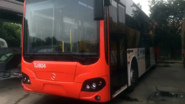 Bus Mercedes Benz Low Entry untuk Asian Games 2018. (Liputan6.com/Delvira)