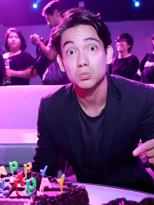 Terakhir yang santer terdengar, bintang film Perahu Kertas ini tengah menjalin asmara dengan artis Eva Celia. (Galih W. Satria/Bintang.com)