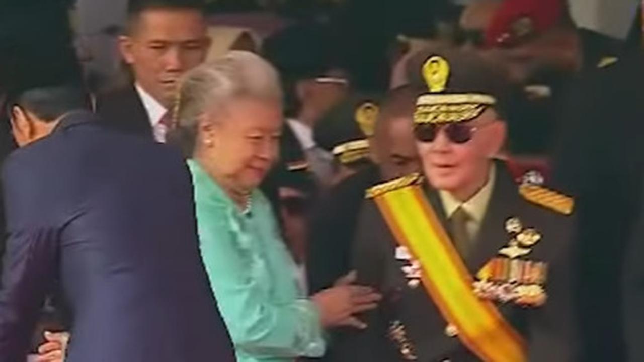 Penjelasan Istana Alasan Jokowi Tak Salami Jenderal Sepuh Try Soetrisno saat HUT TNI