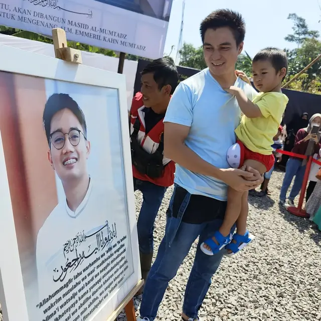 Ajak Kiano, Baim Wong Ziarah ke Makam Eril Anak Ridwan Kamil. (instagram.com/baimwong)
