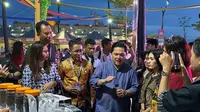 Menteri BUMN Erick Thohir saat mengunjungi Pameran UMKM Rumah BUMN, SME's HUB, di Ajang KTT ASEAN 2023.