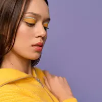 Tips mudah membuat floating eyeliner. (Foto: Freepik)