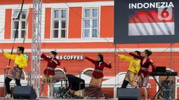 Indonesia menampilkan tarian daerah Tanah Air yaitu Saman dari Provinsi Aceh, Gemu Famire, dan tarian medley Wonderland Indonesia. (Liputan6.com/Herman Zakharia)