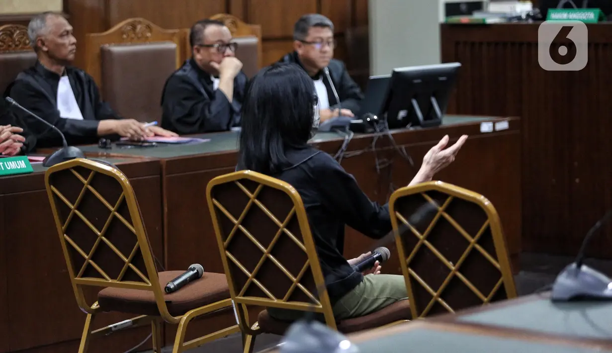Tindakan penyuapan kepada hakim PN Surabaya dilakukan Meirizka Widjaja bersama-sama penasihat hukum anaknya, Lisa Rachmat. (Liputan6.com/Angga Yuniar)