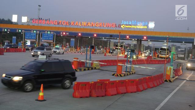 Suasana Arus Balik Lebaran di Gerbang Tol Kalikangkun Semarang