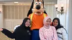Tak hanya keluarga Raffi Ahmad yang menikmati kebahagiaan ini. Cipung turut mengajak tiga pengasuhnya untuk liburan bersama. Mereka adalah Mbak Lala, Sus Rini, dan Sus Ayu, yang setia merawat dan mendampingi anak-anak Raffi dan Nagita. (Liputan6.com/IG/@ciamyayu_94)