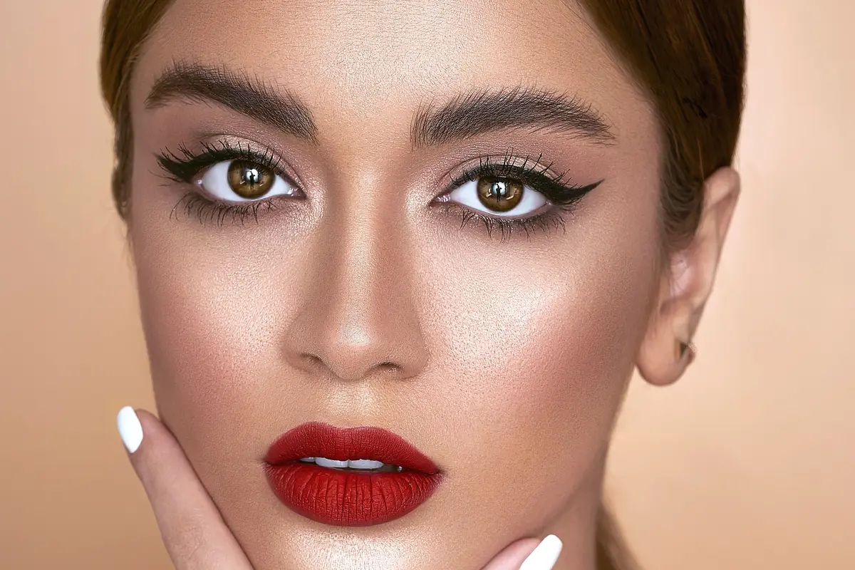 eyeliner mata