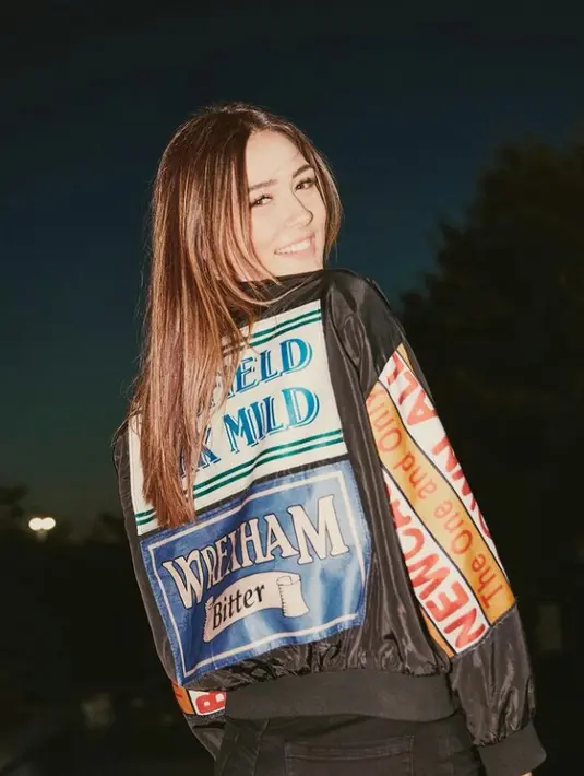 Melalui akun instragram pribadinya, Zehra Gunes juga kerap membagikan foto-foto pribadinya. (Instagram/zehragns18).