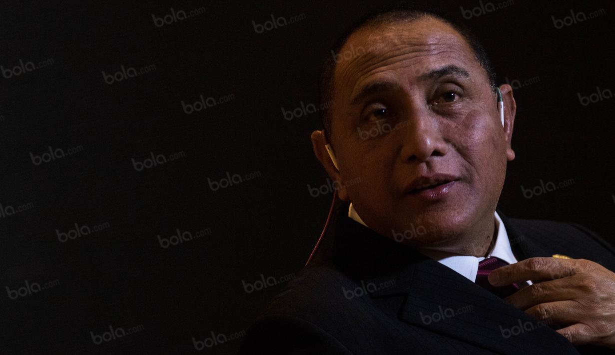 Kecintaan Edy Rahmayadi dengan sepak bola dimulai ketika dirinya membangun klub PSMS Medan yang saat itu sedang mengalami krisis keuangan. (Bola.com/Vitalis Yogi Trisna)