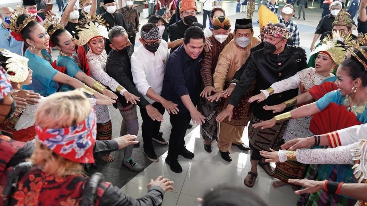 Festival Budaya Indonesia yang digelar di Terminal 3 Bandara Soekarno Hatta Tangerang Banten dihadiri oleh Menteri BUMN Erick Thohir.