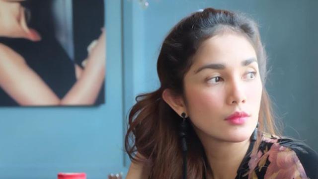 Sudah Punya 4 Anak, Gaya Makeup Ussy Sulistiawaty Tetap Menarik