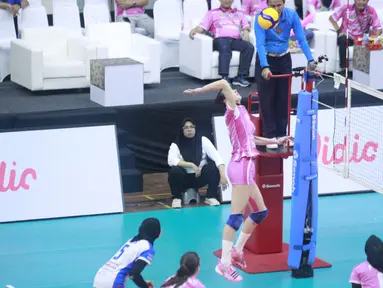 Tim putri Jakarta Pertamina Enduro menutup putaran satu dengan manis usai mengalahkan Yogya Falcons 3-0 (25-17, 25-14, 25-17), pada lanjutan seri ketiga putaran pertama PLN Mobile Proliga 2025 di GOR Ken Arok Malang, Minggu (19/1/2025). (Dok. PBVSI)