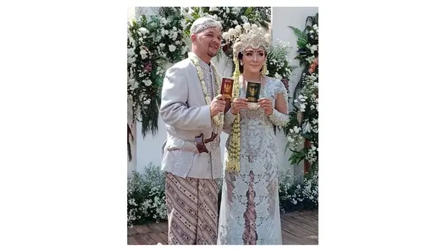 7 Potret Pernikahan Ayah Kesha Ratuliu, Dihadiri 15 Orang
