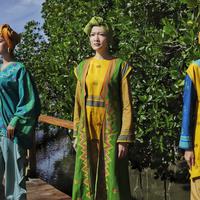 Intip koleksi modest wear yang menggunakan tenun Masalili asal Kendari (Foto: Wignyo Tenun Gaya)