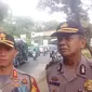 Kapolres Garut AKBP Budi Satria Wiguna memberikan penjelasan kepada awak media di sela-sela pengecekan kesiapan jalur mudik nasional via Garut di wilayah pintu masuk Kadungora (Liputan6.com/Jayadi Supriadin)