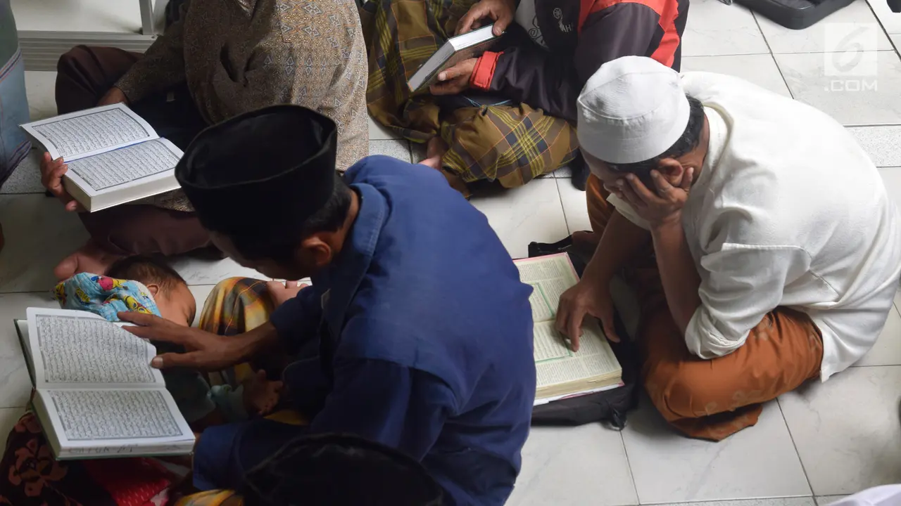 Jamaah Tadarus Alquran di Masjid Kauman Semarang Membeludak