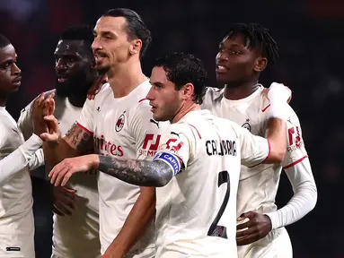 AC Milan berhasil menang 4-2 atas tuan rumah Bologna dalam laga pekan ke-9 Liga Italia 2021/2022, Sabtu (23/10/2021). Banyak drama terjadi, diantaranya dua kartu merah dan gol bunuh diri Ibra. Dengan koleksi 25 poin, Rossoneri sementara memimpin di puncak klasemen. (AFP/Marco Bertorello)