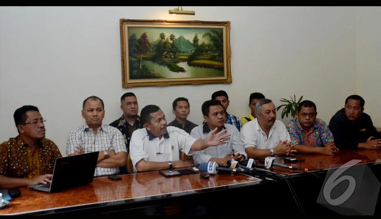 Dalam jumpa pers yang diadakan di Restoran Sari Kuring, Kawasan SCBD, Jakarta, Minggu (10/8/2014) mereka menolak terhadap keputusan DPP Partai Golkar memecat Agung Laksono sebagai Wakil Ketua Umum DPP Partai Golkar (Liputan6.com/Andrian M Tunay)