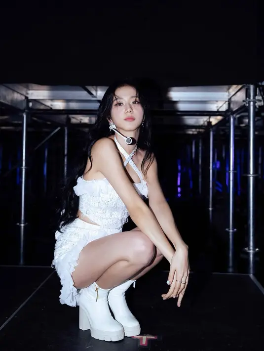 <p>"Sangat menyenangkan bisa menyelesaikan pertunjukan di Seoul, yang dimulai dengan begitu banyak kenangan, dan saya ingin mengucapkan terima kasih. \Karena cinta kalian, Black Pink bisa menyelesaikannya dengan sehat!" (Foto: Instagram/ sooyaaa__)</p>