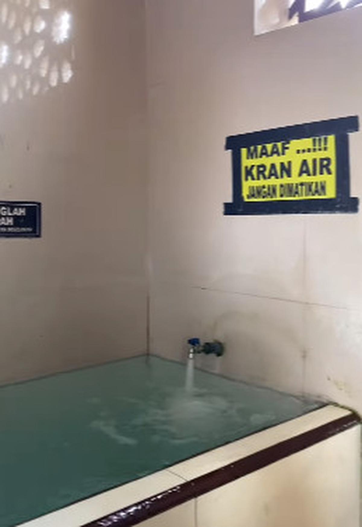 Hanya di Lokasi Ini Air Melimpah Kran