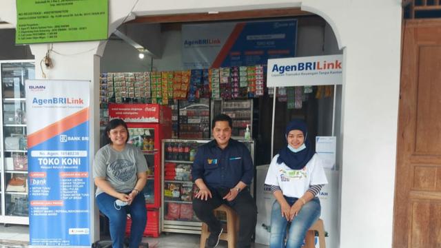 Koni Aturrohmah, agen BRILink milik PT Bank Rakyat Indonesia (Persero) Tbk atau BRI. foto: Istimewa