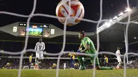 Pemain Tottenham Hotspurs Erik Lamela mencetak gol ke gawang Asteras Tripolis (Reuters)