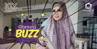 Sejak memutuskan berhijab, Mulan kini terlihat konsisten untuk tak menutup auratnya.