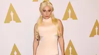Lady Gaga menghadiri acara jamuan makan siang Academy Awards 2016. (foto: aceshowbiz)