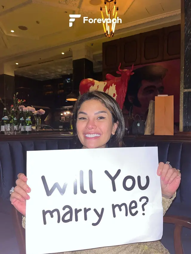 Momen Nikita MIrzani dilamar Antonio dedola. (Foto: Instagram/forevaah.id)