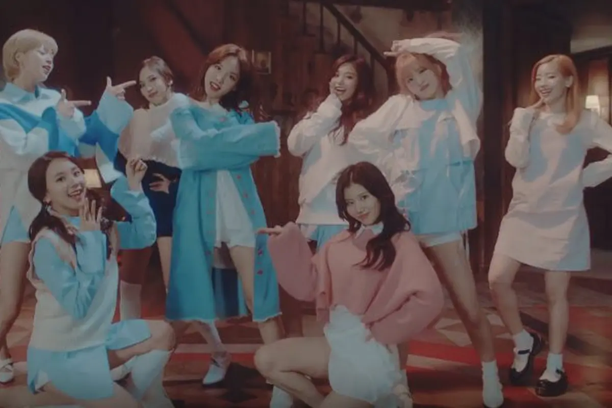 TWICE TT
